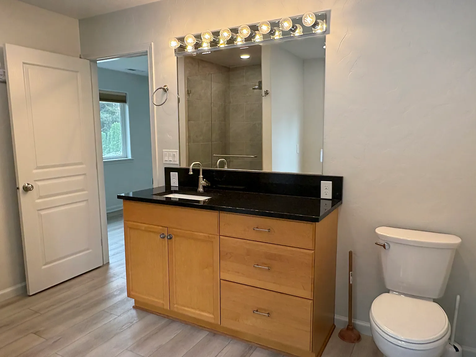 4 bed, 1700 sqft, $2,550 — Photo 4
