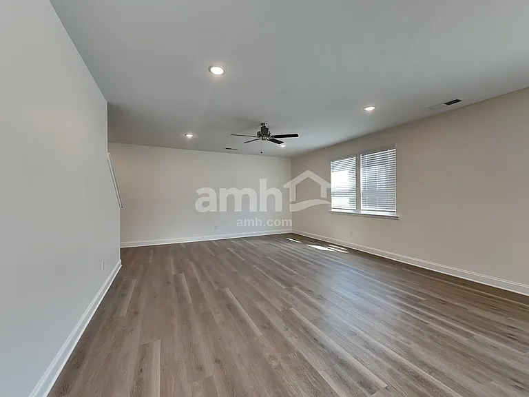 3460 Lincoln Heights Ln — Photo 4