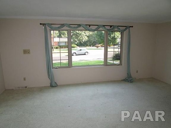 4th image of 1104 W Millford Ln