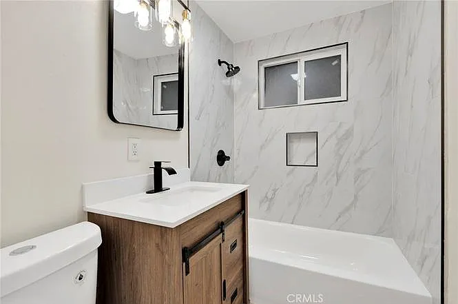 2 bed, 750 sqft, $2,500 — Photo 3