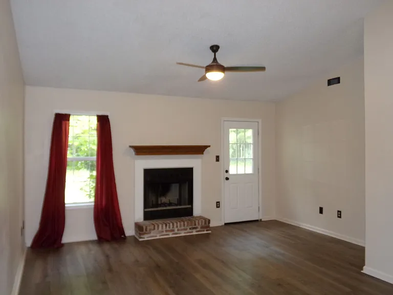 127 Village Ct — Photo 9