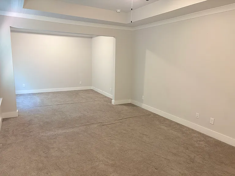 370 Crestbrook Ln — Photo 20