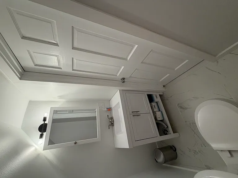 496 E 7th St #1 — Photo 14