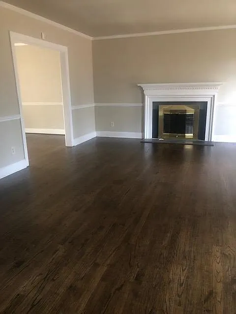 2207 Stallings Dr — Photo 3