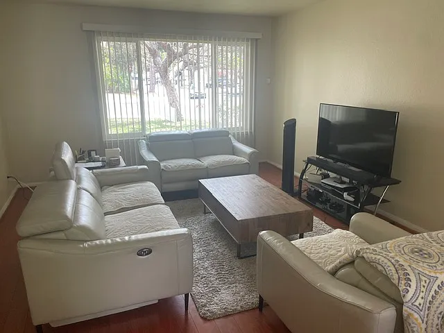 12715 Edgefield St — Photo 2