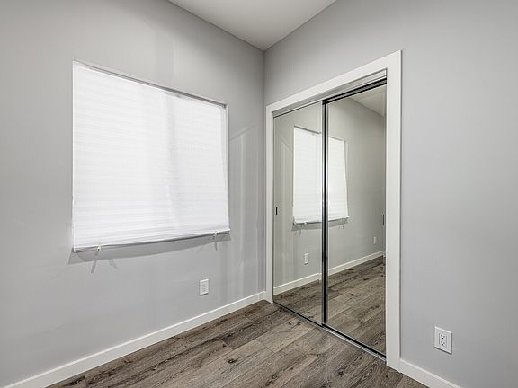 4th image of 1517 W 12th Pl APT 8