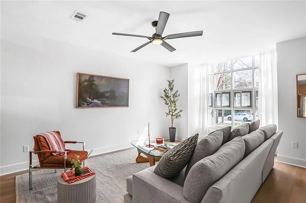 2 bed, 2.5 bath, 1422 sqft, $5,500 — Photo 3
