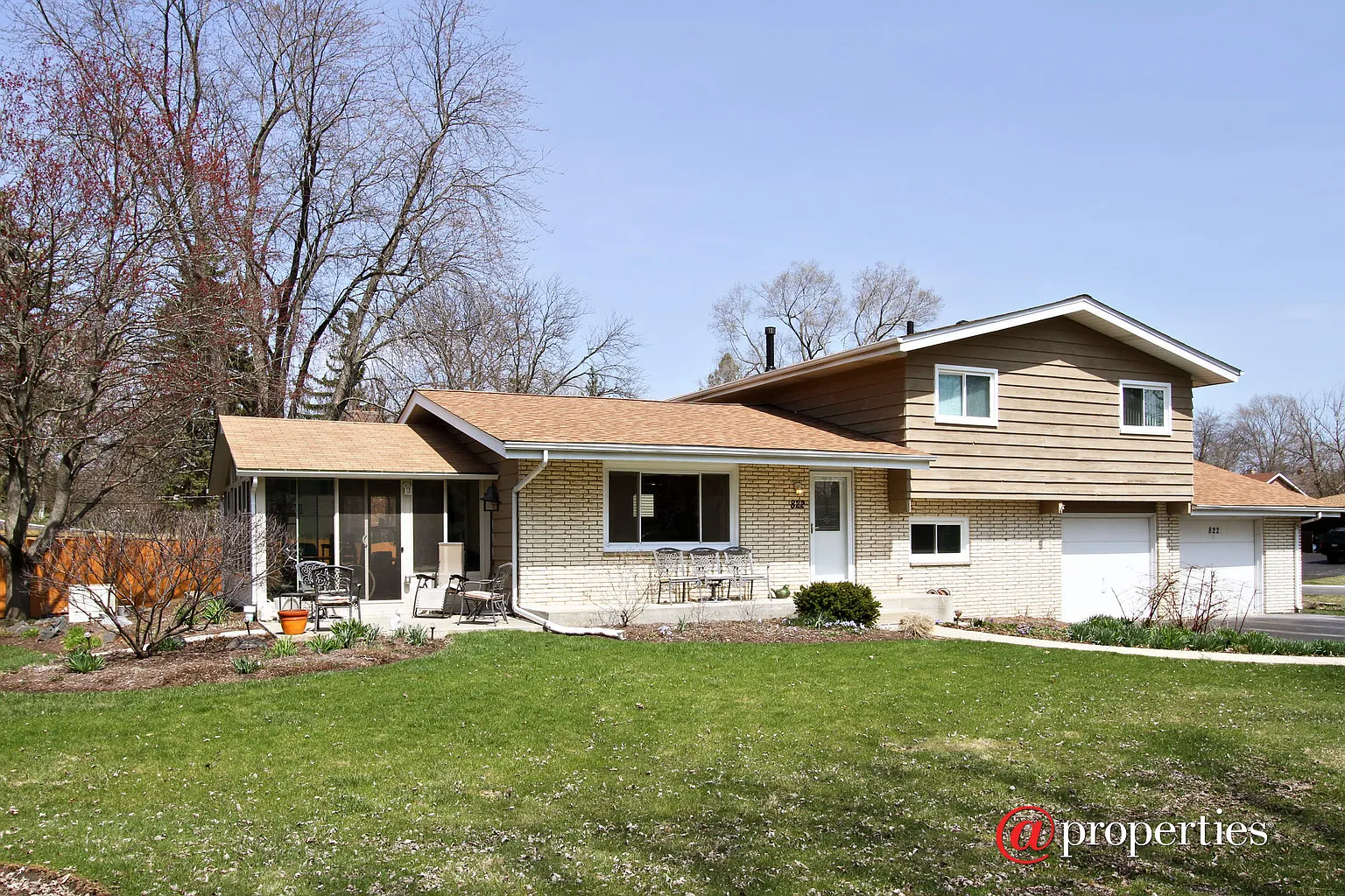 822 Dublin Dr photo 1
