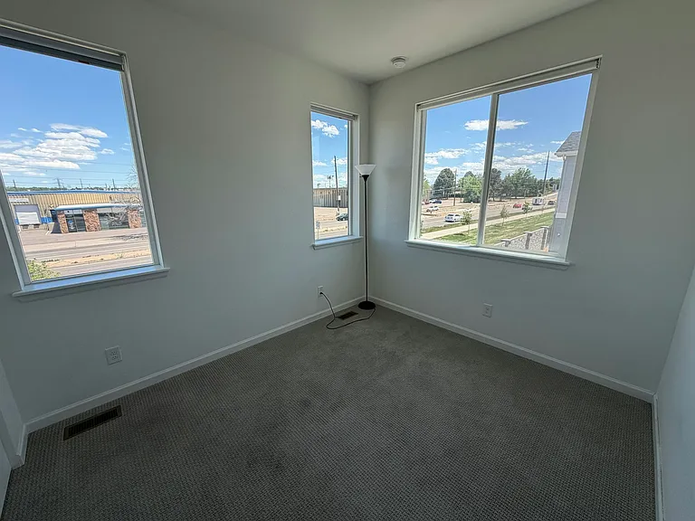 1940 S Poplar Ct — Photo 21