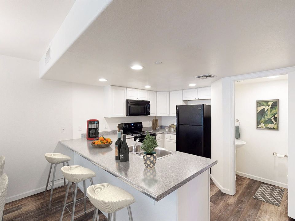 1st image of 5112 N 17th Ave #18