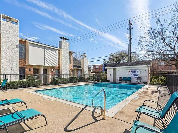 5th image of 6201 Beverlyhill St APT 15