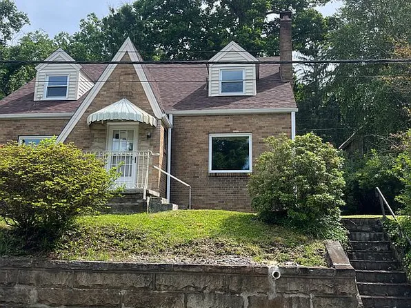 1231 College Park, Fairmont, WV 26554