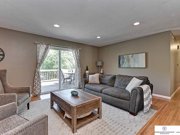 4th image of 5011 N 114th St
