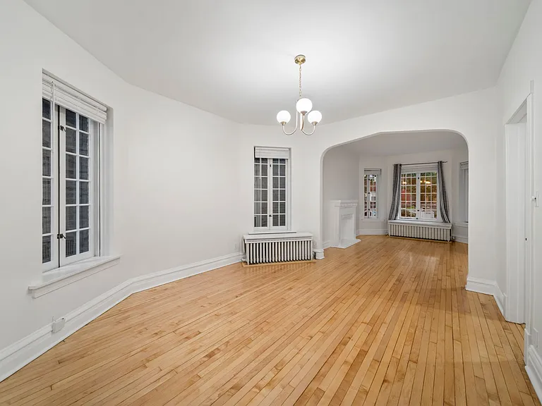 2629 N Troy St #1 — Photo 4