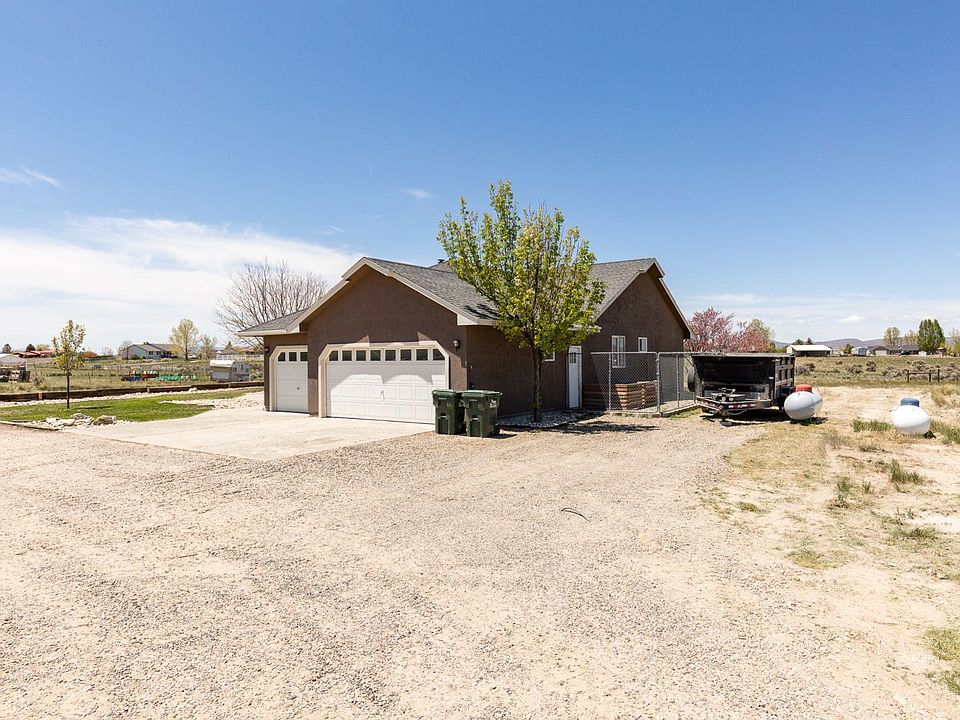 407 Flora Dr, Spring Creek, NV 89815 Zillow