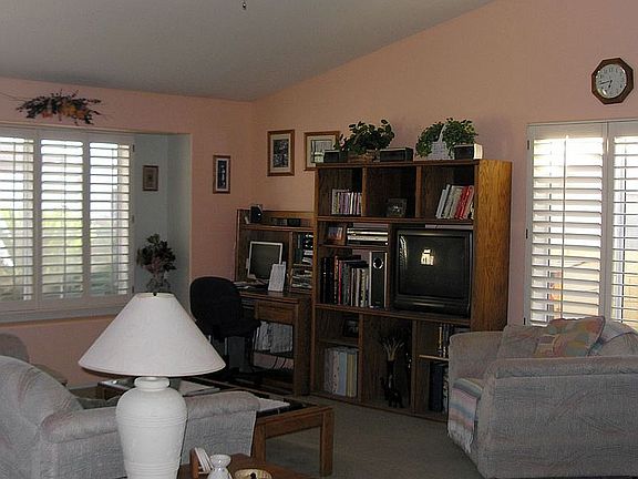 3rd image of 1917 E Ludlow Dr
