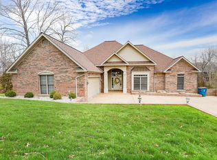 1080 Lakeview Dr, Paducah, KY 42003