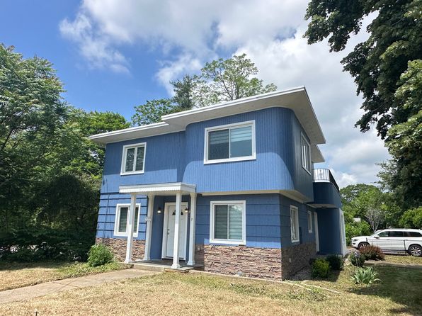 7 Virginia Ave