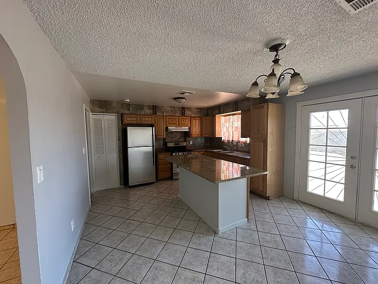 4920 W Palm Ln — Photo 1