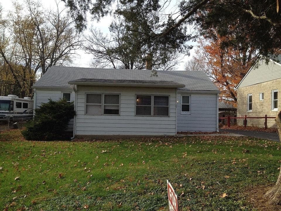 1st image of 1504 S Hawthorne Ln