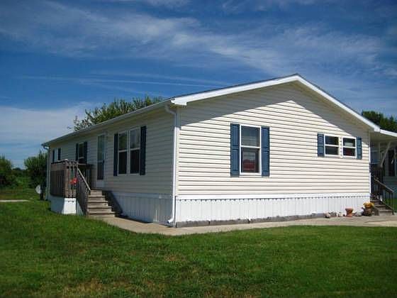 2nd image of 404 Lazy Acres Ln
