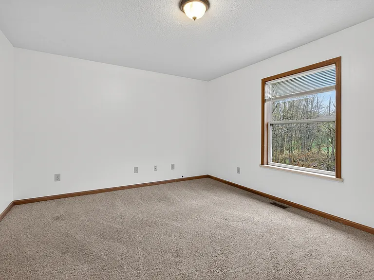 506 Seagraves Ave — Photo 14