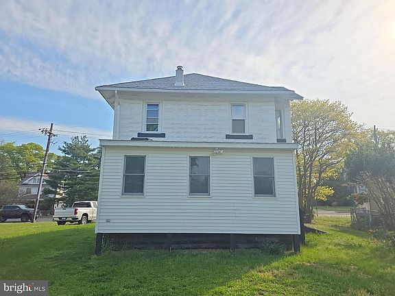 5th image of 1310 Mount Holly Rd