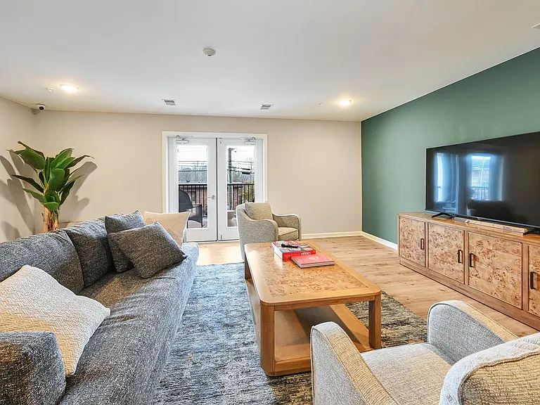 Hawkins Pointe — Photo 34