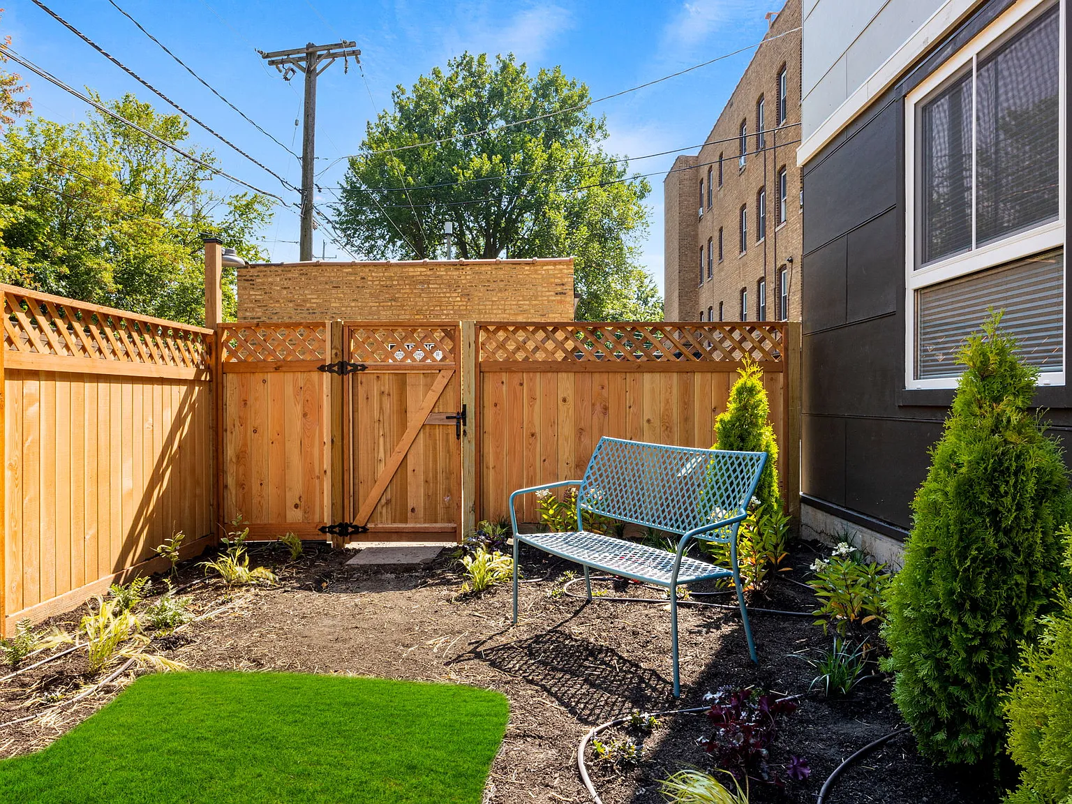 2211 Maple Ave — Photo 4