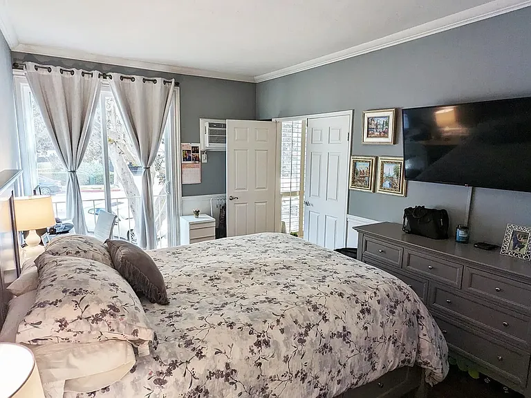 2410 Albatross St #6 — Photo 5