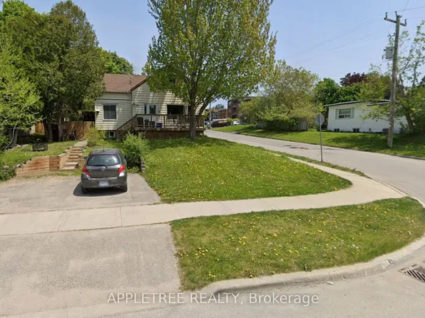 147 Berczy St, Barrie, ON L4M 3R5