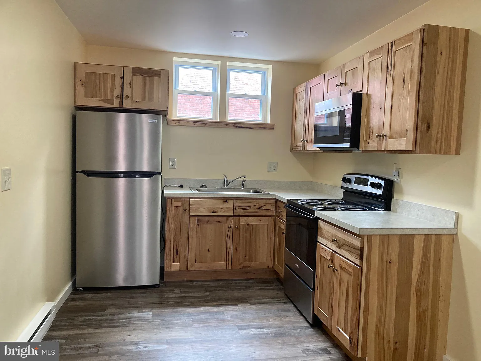 2 bed, 720 sqft, $1,000 — Photo 2