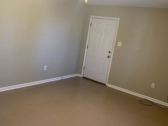 4th image of 2702 Cypress St
