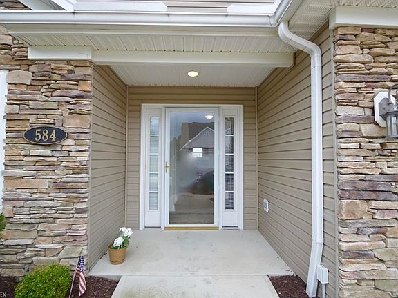 2nd image of 584 Falling Leaf Dr