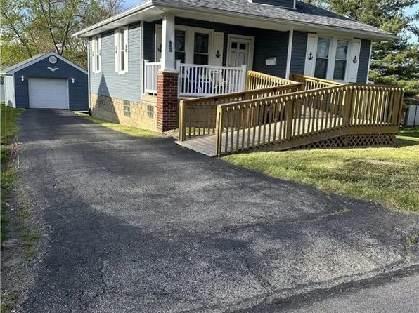 7857 Locust St, Masury, OH 44438