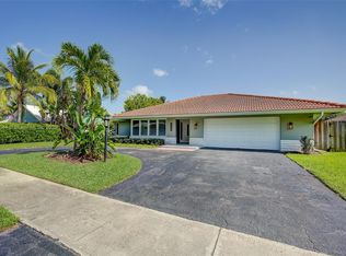 7520 SW 4th St, Plantation, FL 33317