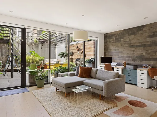 735 Bergen St APT 1B, Brooklyn, NY 11238