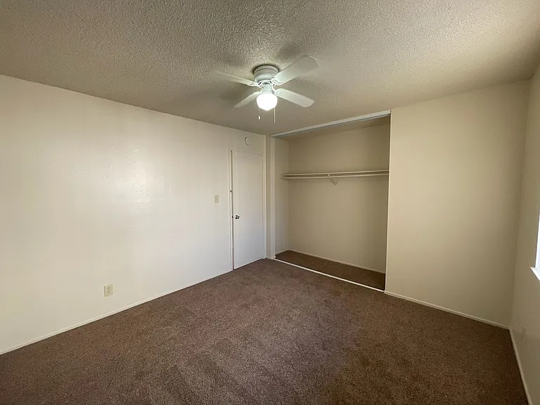 Sharis Apartments — Photo 78