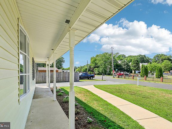 3rd image of 48 Johnson Rd