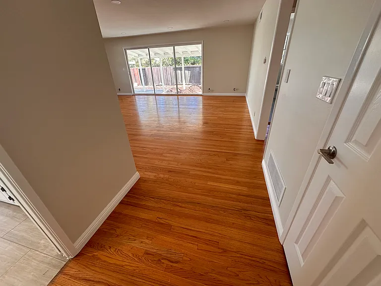 230 Stevens Ave — Photo 4