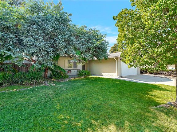 3rd image of 1380 Jasmine Way