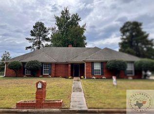 428 Whippoorwill Ln, Wake Village, TX 75501