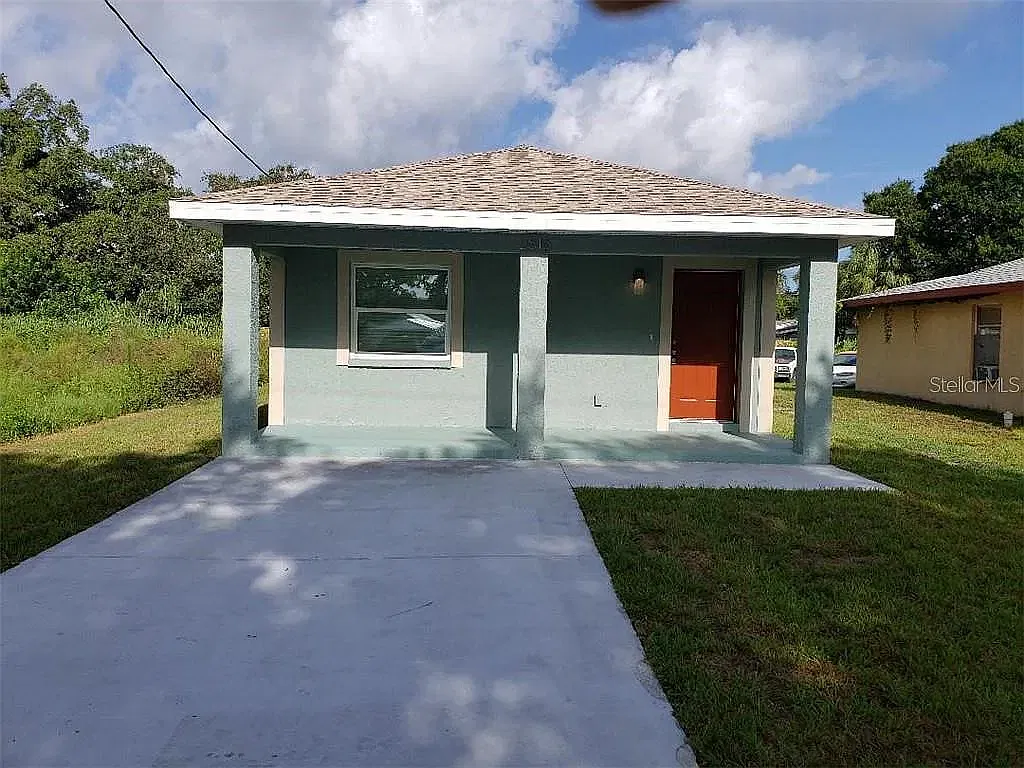 3 bed, 1215 sqft, $2,250 — Photo 1