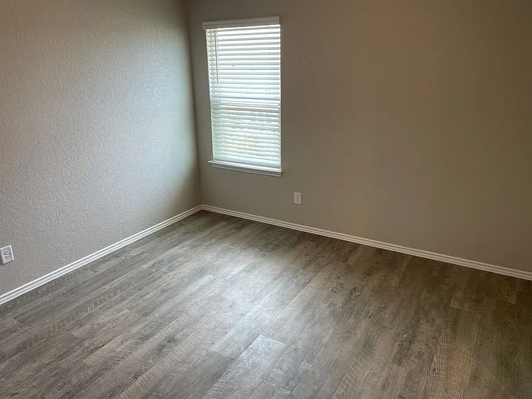 12925 Candace Way — Photo 9