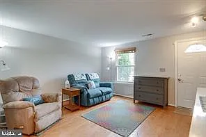 17 Devon Ct — Photo 3