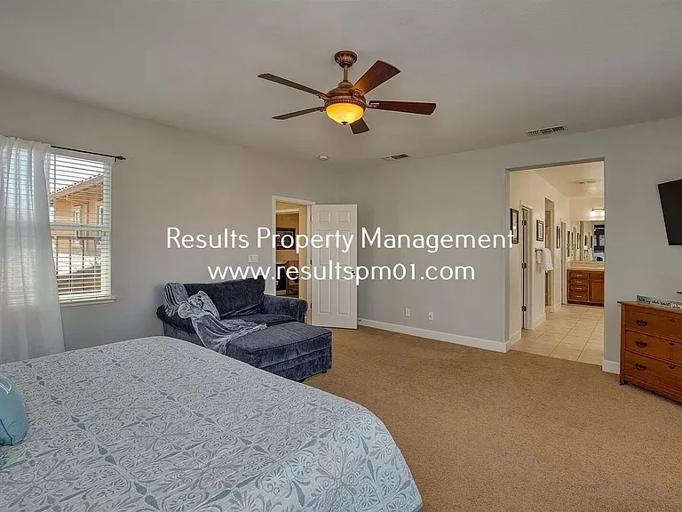 2425 Foxcroft Cir — Photo 22