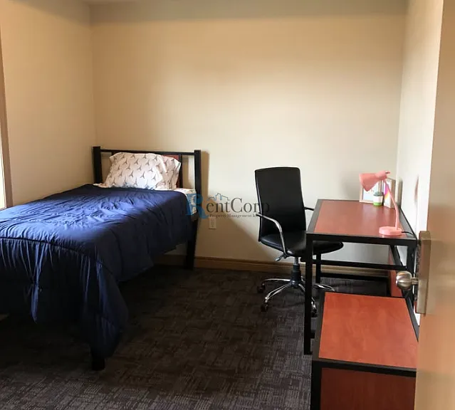 302 Lester St #4 — Photo 4