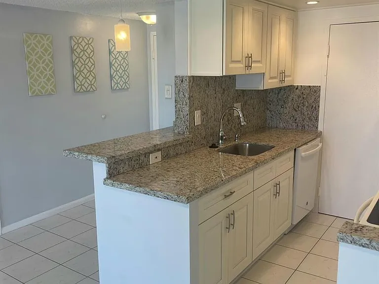 720 Orton Ave #607 — Photo 3