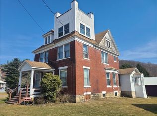 511 Walker St, Garrett, PA 15542
