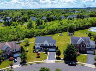 5 Camelot Way, Harleysville, PA 19438